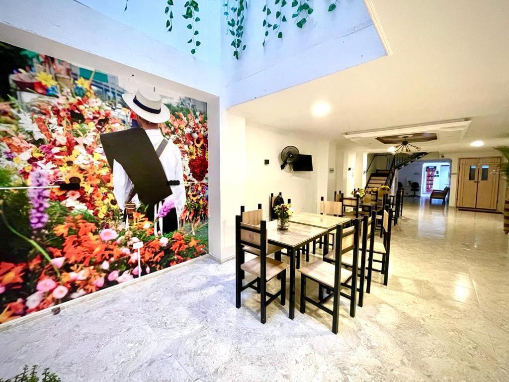 Hotel Eterna Primavera Medellin Exterior photo