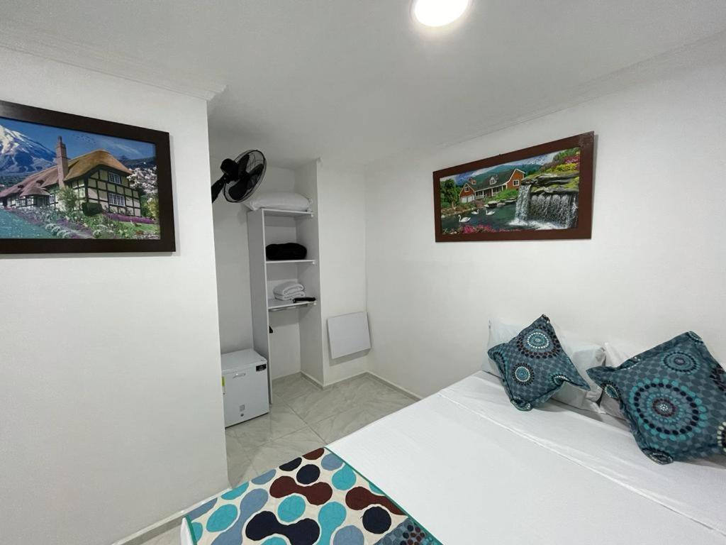 Hotel Eterna Primavera Medellin Exterior photo